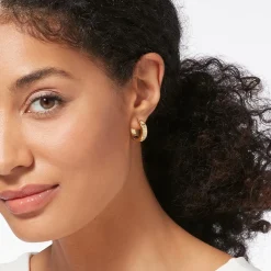 Hot The Met Store Star Huggie Earrings